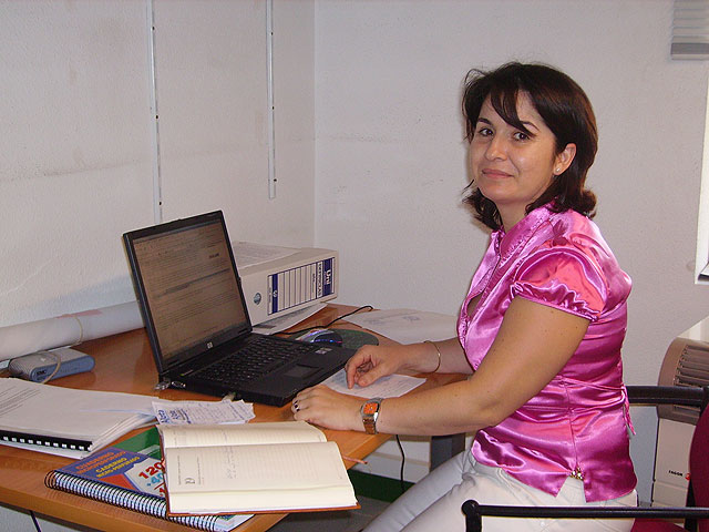 El último informe de la Oficina Municipal de Información al Consumidor desvela que la mayoría de las quejas de los consumidores, han venido motivadas por la telefonía fija y móvil e internet, Foto 1