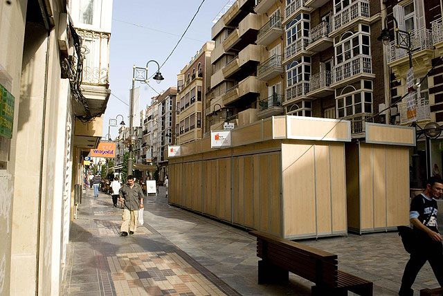 Las casetas de la Feria del Libro toman la calle del Carmen - 1, Foto 1