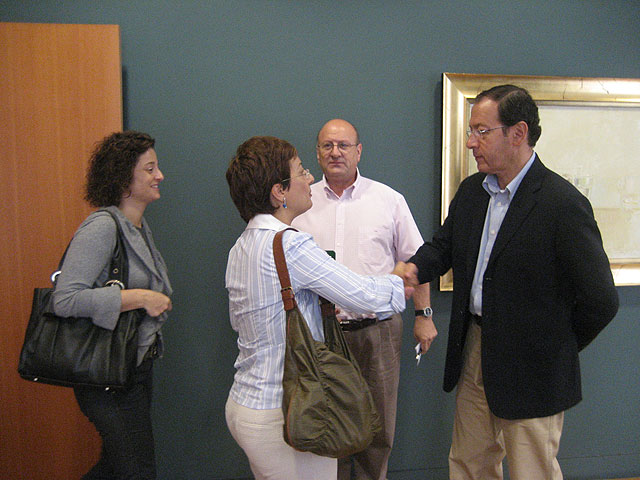 El Alcalde Cámara ofrece la colaboración del Ayuntamiento a la nueva Asociación Triángulo - 1, Foto 1