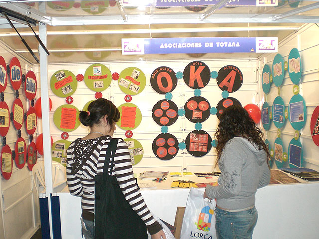 Juventud fletará un autobús gratuito para visitar la IX Feria Regional de Participación Juvenil “Zona Joven”, Foto 1