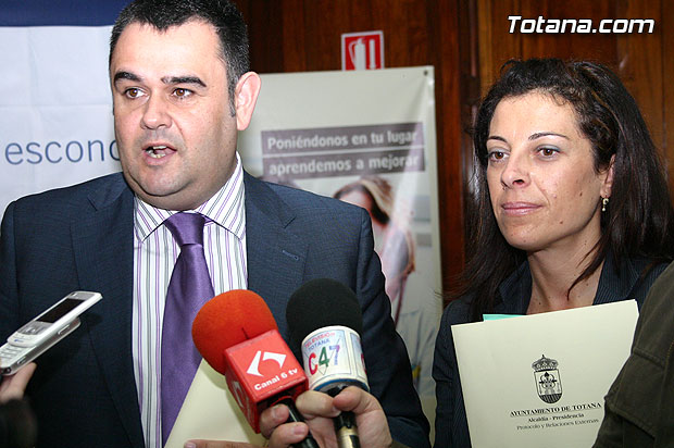 La Consejera de Sanidad da luz verde a la inminente construccin del nuevo centro de salud Totana Sur, ubicado en “La Bscula” - 2