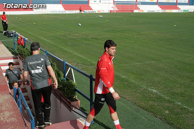 El concejal de deportes asiste al entrenamiento en el “Juan Cayuela” de los jugadores de la seleccin suiza sub-21 - 7
