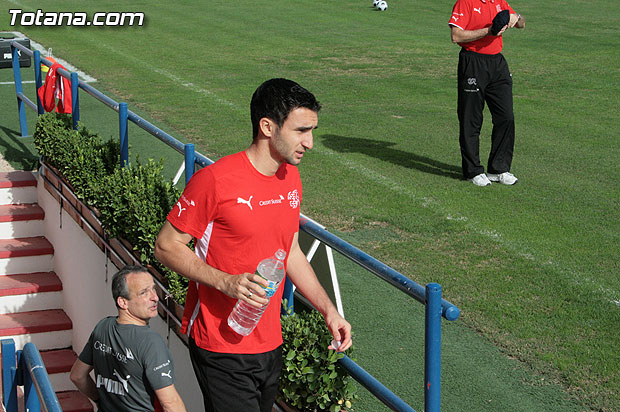 El concejal de deportes asiste al entrenamiento en el “Juan Cayuela” de los jugadores de la seleccin suiza sub-21 - 9