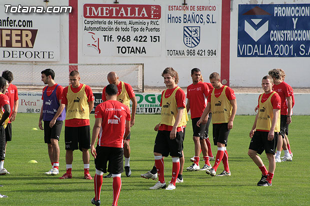 El concejal de deportes asiste al entrenamiento en el “Juan Cayuela” de los jugadores de la seleccin suiza sub-21 - 15