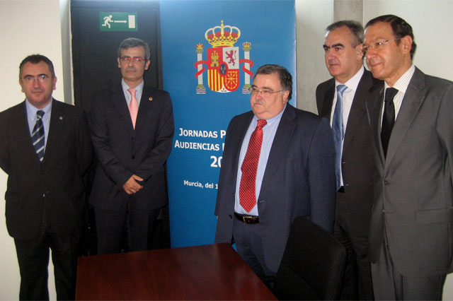 El Alcalde da la bienvenida a Murcia a los presidentes de las audiencias provinciales - 1, Foto 1