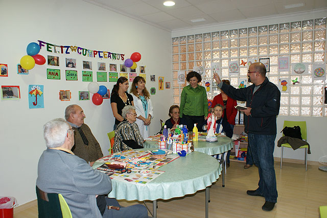 El párroco de Puerto Lumbreras bendice la sede de ALDEA - 1, Foto 1