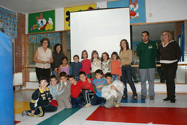 Miembros de “CERECO” realizan campañas de concienciación en los colegios de Puerto Lumberas - 1, Foto 1
