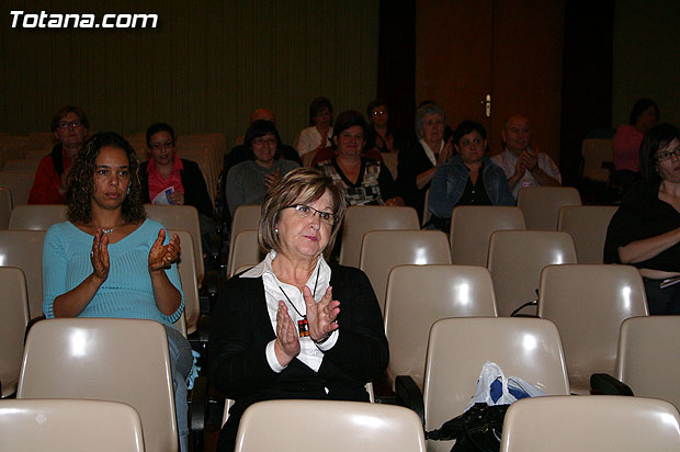 Un total de 35 personas comienzan hoy el curso “Cuidados paliativos al final de la vida en domicilio” - 9