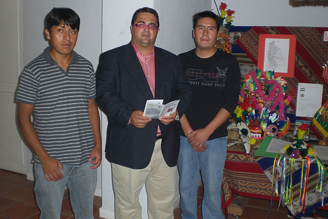 La asociacin boliviana “Verde, Rojo y Amarillo”  expone las costumbres, tradiciones y cultura de su pas en el Centro Sociocultural “La Crcel” - 1