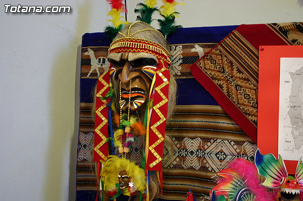 La asociacin boliviana “Verde, Rojo y Amarillo”  expone las costumbres, tradiciones y cultura de su pas en el Centro Sociocultural “La Crcel” - 6