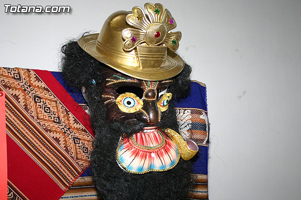 La asociacin boliviana “Verde, Rojo y Amarillo”  expone las costumbres, tradiciones y cultura de su pas en el Centro Sociocultural “La Crcel” - 7