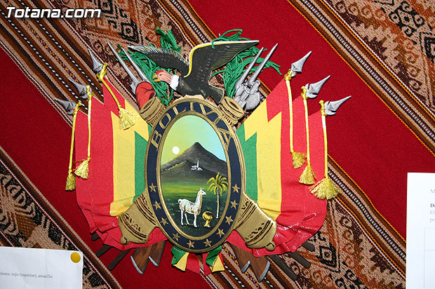 La asociacin boliviana “Verde, Rojo y Amarillo”  expone las costumbres, tradiciones y cultura de su pas en el Centro Sociocultural “La Crcel” - 8