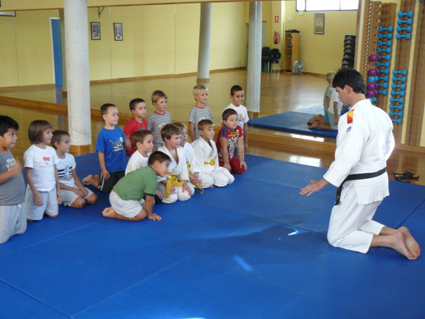 El programa de escuelas deportivas municipales y actividades deportivas para adultos arranca la temporada 2008/09, Foto 1