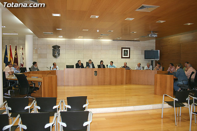 El alcalde insta a las organizaciones empresariales y profesinales para que participen en la elaboracin de los presupuestos municipales para el año 2009 - 9