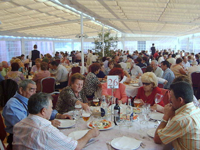 Los usuarios del Centro Municipal de Personas Mayores celebran la asamblea general de socios, Foto 1