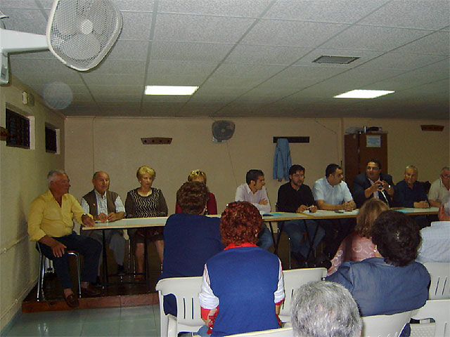 Los usuarios del Centro Municipal de Personas Mayores celebran la asamblea general de socios, Foto 2