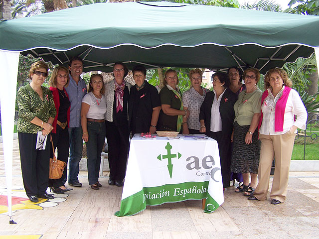 Mesa informativa de la Asociación Española Contra el Cáncer - 1, Foto 1
