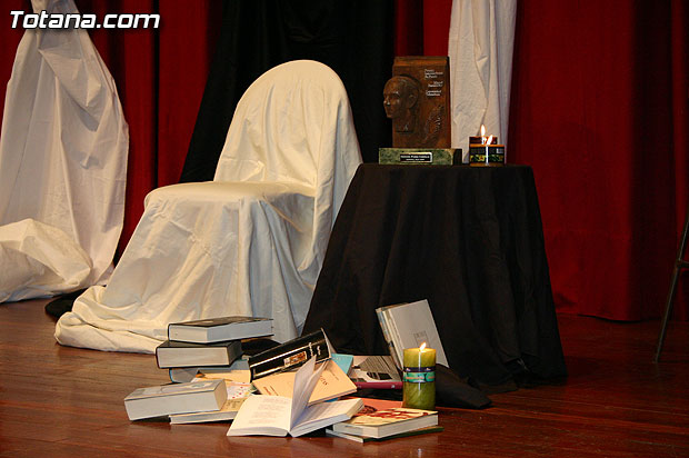 Katy Parra deleita a los asistentes a la presentacin de su libro “Coma Idlico”... - 4