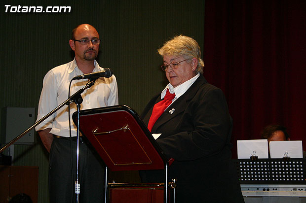 Katy Parra deleita a los asistentes a la presentacin de su libro “Coma Idlico”... - 6