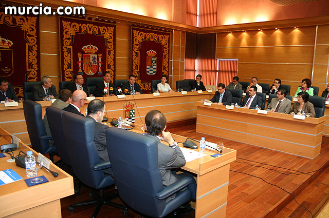 Los municipios de la Región dispondrán de casi 11 millones de euros para programas de inmigración y atención temprana - 1, Foto 1