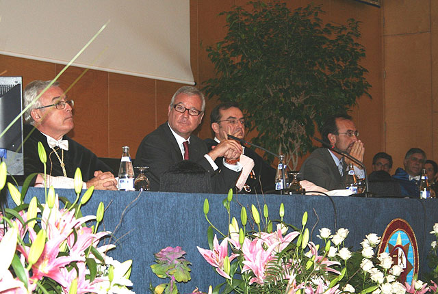 Valcárcel reitera el compromiso del Gobierno para reforzar la financiación de la Universidad Politécnica pese a los “tiempos de austeridad” - 2, Foto 2