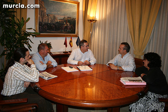 El delegado del Gobierno mantuvo una reunión con el grupo municipal socialista de Totana, Foto 1