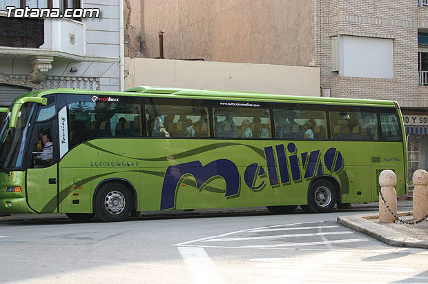 Autoridades municipales reciben en el Ayuntamiento a medio centenar de usuarios y profesionales del Centro Municipal de Personas Mayores de la localidad de Campos del Ro - 1