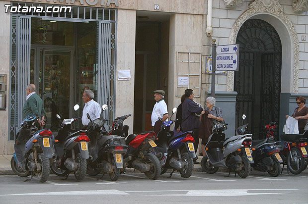 Autoridades municipales reciben en el Ayuntamiento a medio centenar de usuarios y profesionales del Centro Municipal de Personas Mayores de la localidad de Campos del Ro - 2