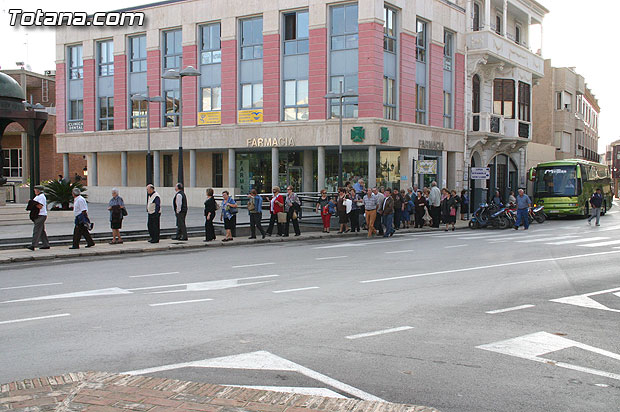 Autoridades municipales reciben en el Ayuntamiento a medio centenar de usuarios y profesionales del Centro Municipal de Personas Mayores de la localidad de Campos del Ro - 3
