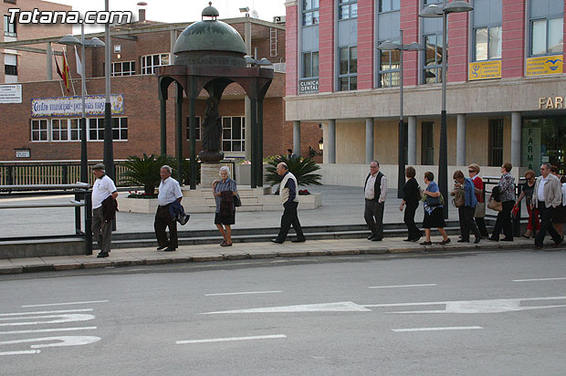 Autoridades municipales reciben en el Ayuntamiento a medio centenar de usuarios y profesionales del Centro Municipal de Personas Mayores de la localidad de Campos del Ro - 4
