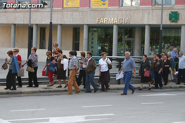 Autoridades municipales reciben en el Ayuntamiento a medio centenar de usuarios y profesionales del Centro Municipal de Personas Mayores de la localidad de Campos del Ro - 5