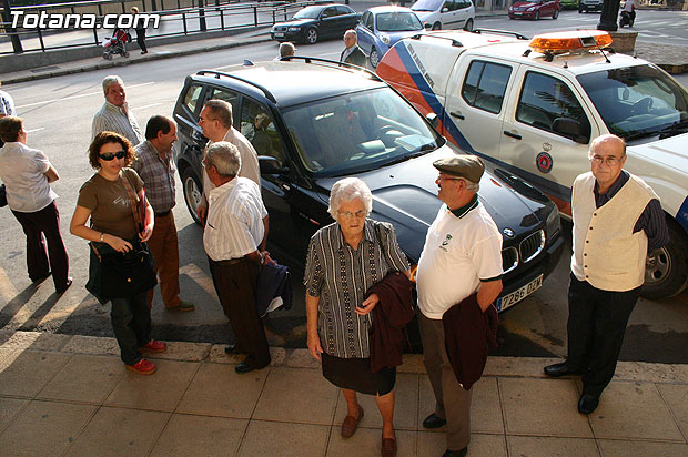 Autoridades municipales reciben en el Ayuntamiento a medio centenar de usuarios y profesionales del Centro Municipal de Personas Mayores de la localidad de Campos del Ro - 8