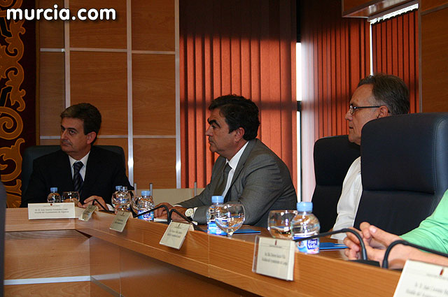 Los municipios de la Regin dispondrn de casi 11 millones de euros para programas de inmigracin y atencin temprana - 15