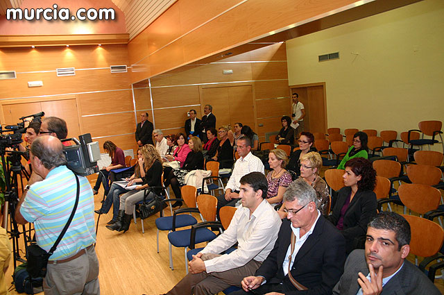 Los municipios de la Regin dispondrn de casi 11 millones de euros para programas de inmigracin y atencin temprana - 23