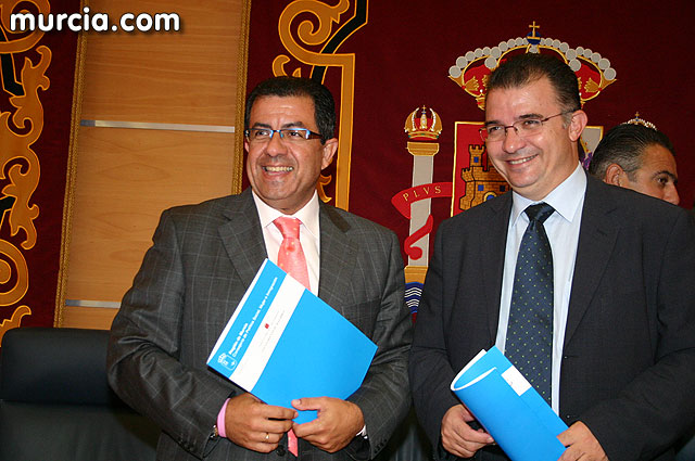 Los municipios de la Regin dispondrn de casi 11 millones de euros para programas de inmigracin y atencin temprana - 35