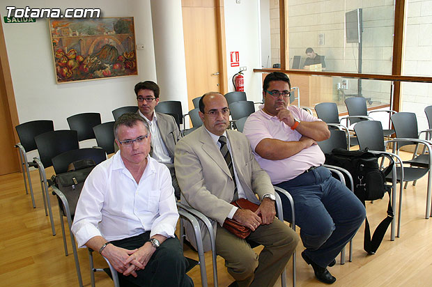 El Ayuntamiento y la Asociación de Empresarios de la Construcción del Bajo Guadalentín (AEMCO) suscriben un convenio, Foto 2