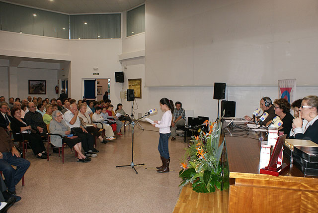 Escolares y mayores lumbrerenses participan en el programa de radio ‘La Edad de Oro’ - 1, Foto 1