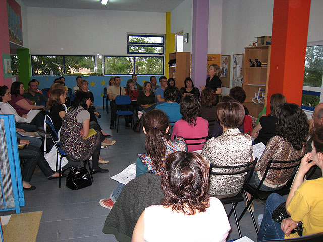 El “Proyecto Nexo: un taller para padres y madres”, que “el Candil” desarrolla por tercer año consecutivo, comienza esta noche, Foto 3