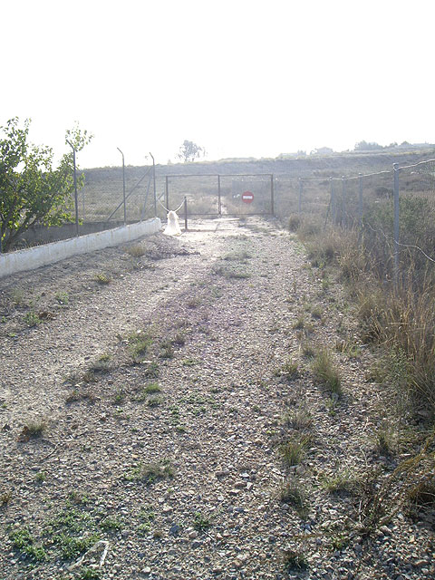 El PSOE critica que el Gobierno del PP, en el Ayuntamiento de Molina de Segura, tolere que urbanizadoras privadas ocupen y corten caminos públicos de manera “presuntamente ilegal” - 2, Foto 2