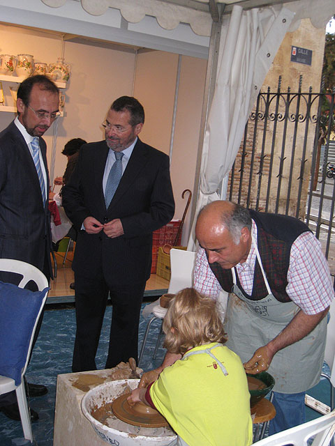 Salvador Marín espera que más de 700 niños puedan participar en los talleres organizados con motivo del VIII ‘Día del Artesano’ - 2, Foto 2