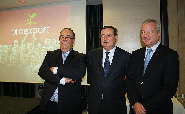 Valcárcel: “La agricultura es el colchón contra la crisis y un sector productivo que genera puestos de trabajo en la Región” - 1, Foto 1