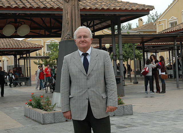 El director del Máster Oficial en Educación Física y Salud, Eduardo Segarra, explica las características del título de postgrado - 1, Foto 1