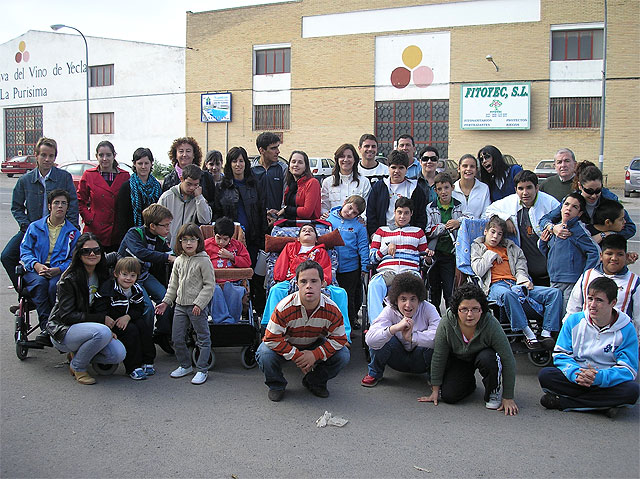 Visita de los alumnos del AMPY a Bodegas La Purísima - 1, Foto 1