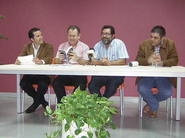 Francisco Javier Illán presenta “El rey de las esfinges”, segunda parte de la fantasía épica “La coléra de Nébulos” - 2, Foto 2