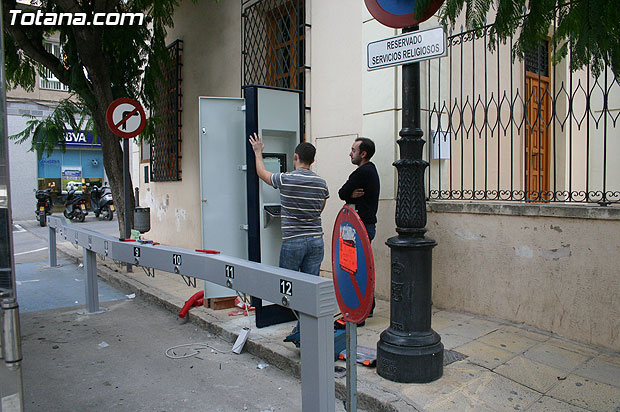 They begin to install vending service bicycle hire, Foto 1