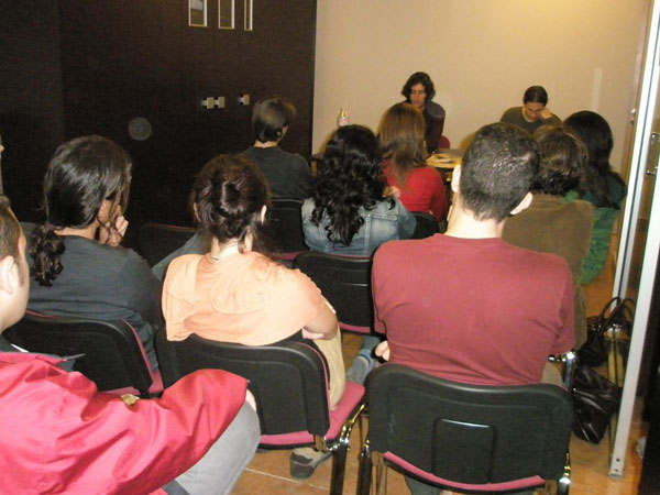 Young Socialists held last Thursday, 23 October, a talk on the European Higher Education, Foto 1