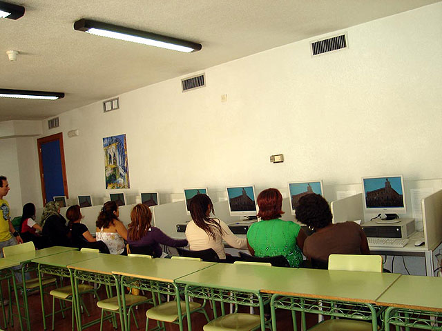 Comenzó en Alcantarilla un curso de informática para inmigrantes - 2, Foto 2