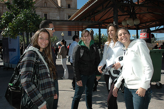 La UCAM recibe a sus nuevos alumnos con una multitudinaria fiesta benéfica - 2, Foto 2