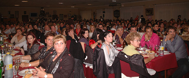 The traditional dinner is organized for the Spanish Association Against Cancer, Foto 2
