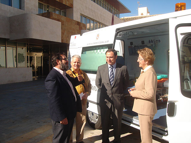 Protección Civil de San Javier dispone de una nueva ambulancia donada por Cajamurcia - 2, Foto 2